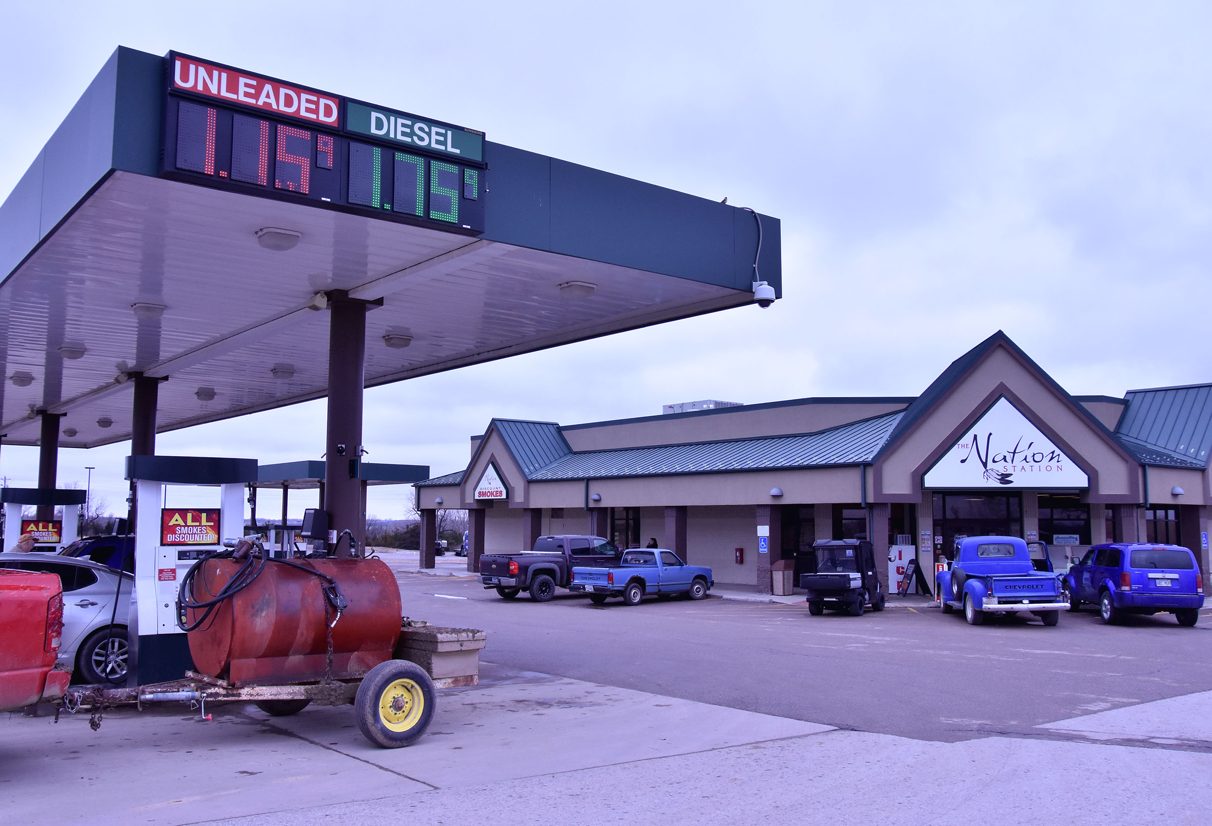 casino gas station near willits